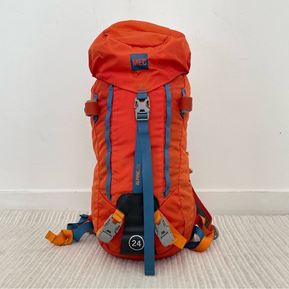MEC AlpineLite 24 Backpack - Picture 1 of 9